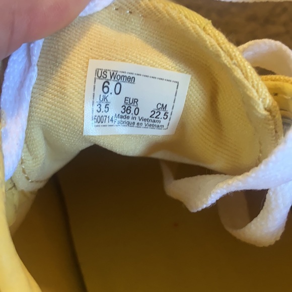 Excellent Condition Vans Canvas Sneaker Size 6 - Picture 6 of 6